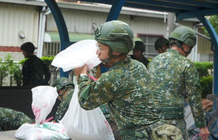 Miles de evacuaciones a medida que se acerca el tifón Krathon