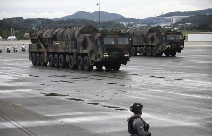 Corea del Sur presenta su misil más potente, capaz de alcanzar búnkeres en su vecino del norte