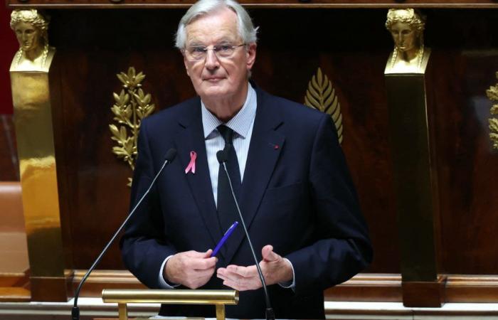 ¿Por qué Michel Barnier llevó un lazo rosa durante su discurso ante la Asamblea Nacional?