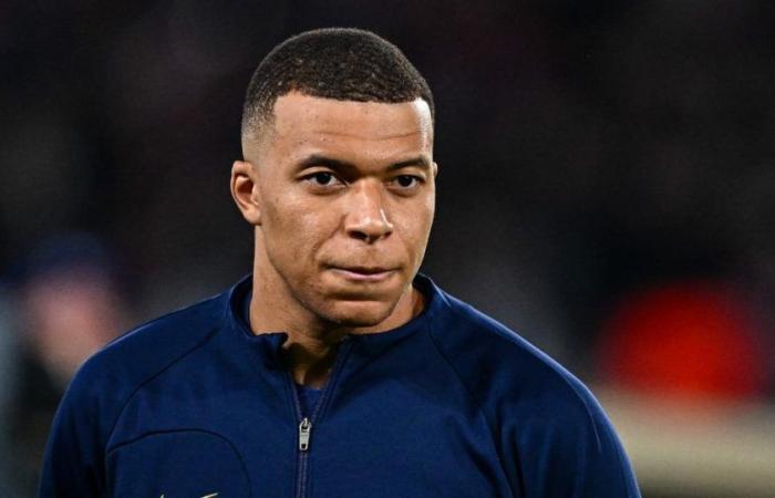 ¡Kylian Mbappé cropped en el vestuario!