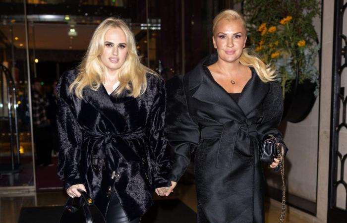 Boda en Cerdeña de Rebel Wilson y Ramona Agruma, la pareja perfecta