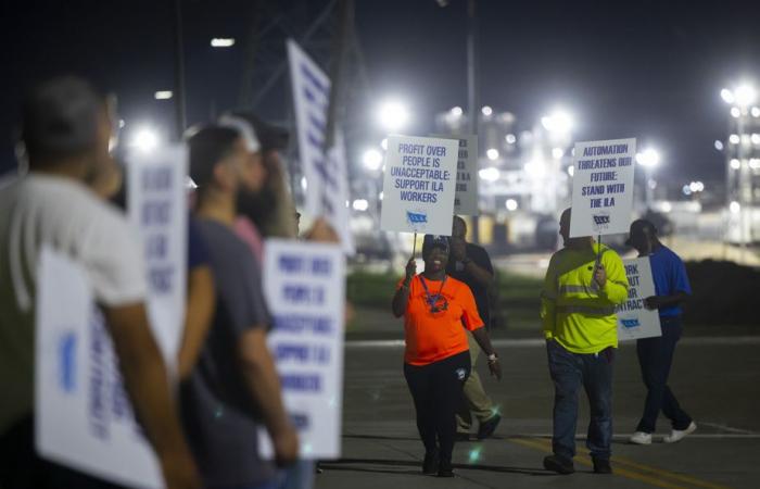 Estados Unidos | Miles de estibadores de 36 puertos inician huelga