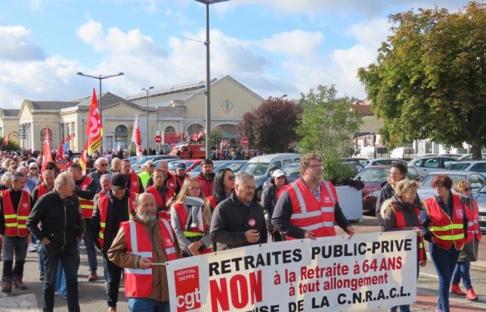 400 personas en la calle en Dieppe