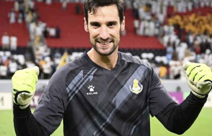 Tras su grave accidente, el ex portero del PSG Sergio Rico volvió a jugar en Qatar