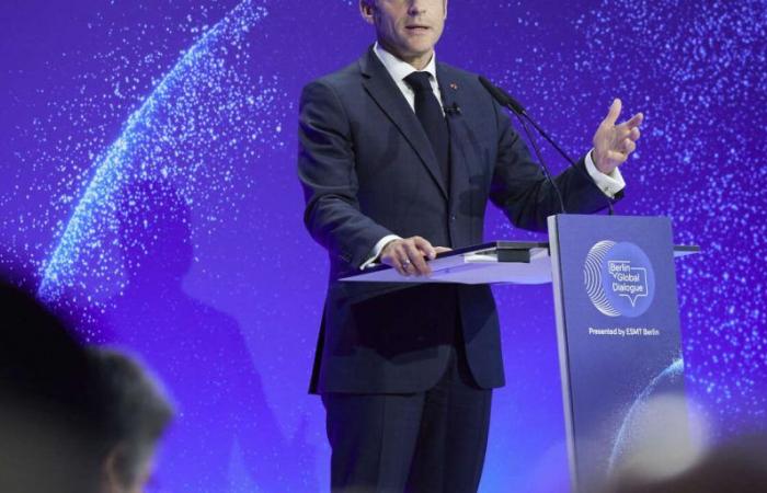 Emmanuel Macron aprueba una fiscalidad “excepcional” para las grandes empresas, pero considera que debe ser “limitada”