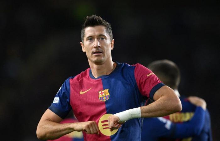 Robert Lewandowski iguala el récord de Lionel Messi con su último doblete con el Barcelona