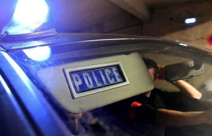 Yvelines. Un conductor se niega a obedecer, la policía encuentra un cuchillo en su coche