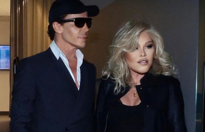 Jocelyn Wildenstein, de 82 años, luce juvenil mientras disfruta de una cena romántica en París con su prometido Lloyd Klein, de 56 años.