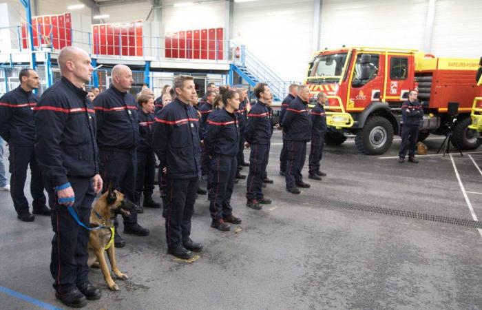 Las autoridades felicitan a los bomberos que partieron como refuerzo nacional