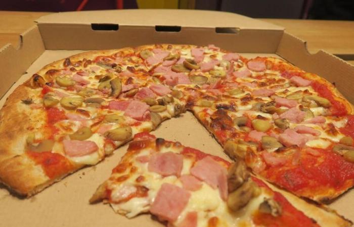 borracho, golpea al pizzero porque la pizza le parece demasiado cara y luego ataca a la policía