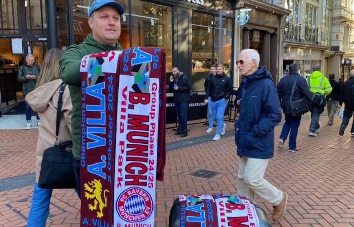 Los aficionados alemanes acuden a la ciudad antes del partido de Villa