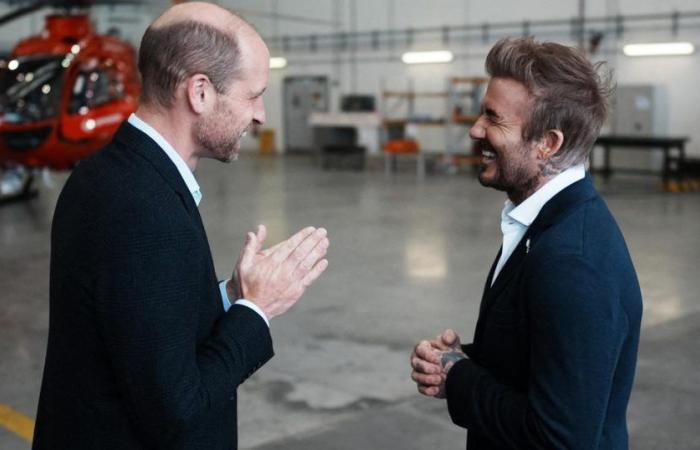 El príncipe William y David Beckham posan en Londres por una buena causa