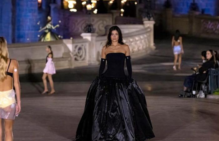 Érase una vez la princesa Kylie Jenner cerró el desfile de Coperni en Disneyland