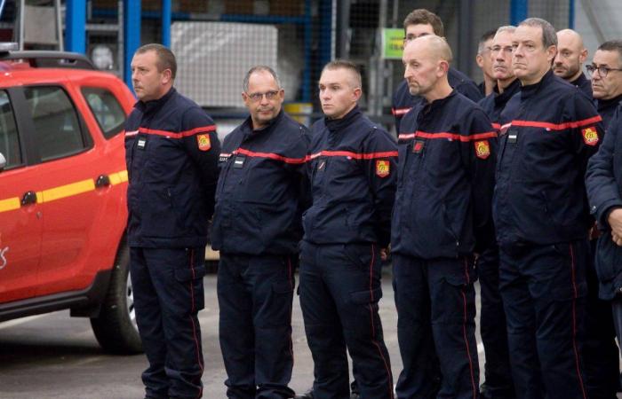 Las autoridades felicitan a los bomberos que partieron como refuerzo nacional