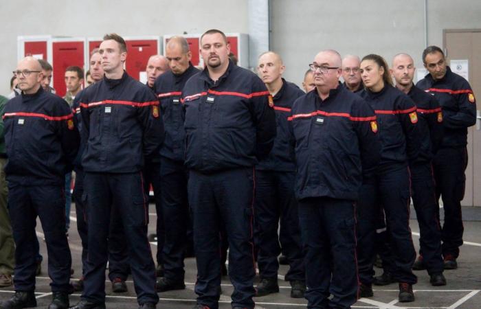 Las autoridades felicitan a los bomberos que partieron como refuerzo nacional