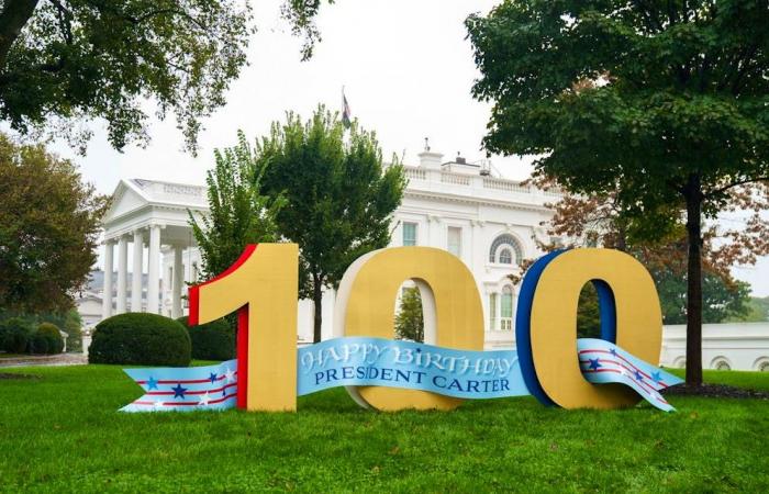 Jimmy Carter celebra su cumpleaños número 100 en familia, con pollo a la parrilla