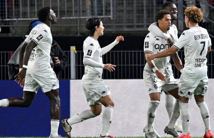 AS Monaco gana en Rennes y presiona al PSG