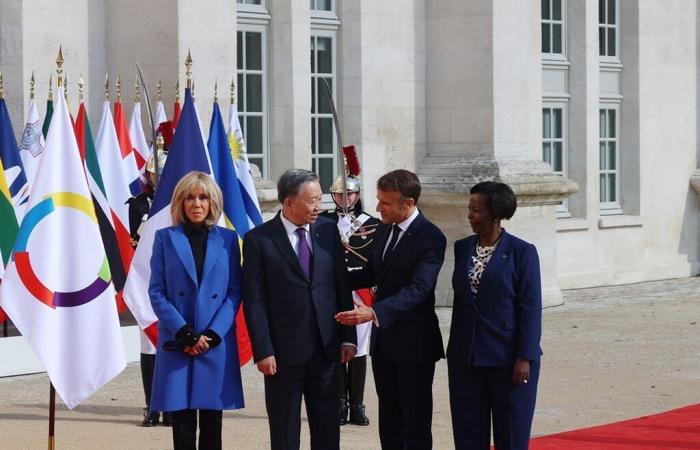 Líder vietnamita en la inauguración de la XIX Cumbre de la Francofonía en Francia