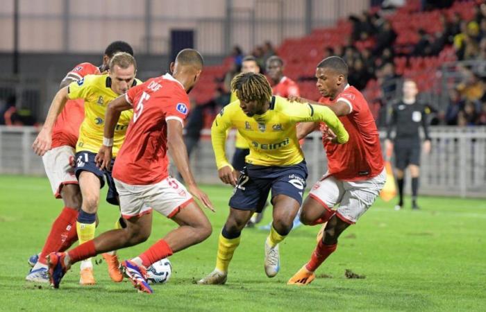 Nacional: un Sochaux inexistente evita lo peor en Nimes (1-1)