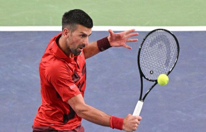 Djokovic lucha contra Michelsen en Shanghai pero pasa