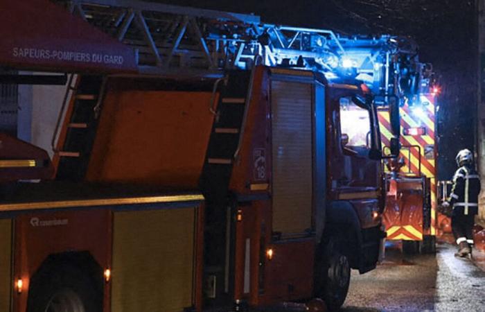 La campana de la cocina se incendia, el edificio es evacuado y una familia reubicada