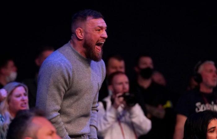 Conor McGregor, quien fue a la banca con un dedo meñique roto, avergüenza a Kevin Holland por su ‘ridícula’ lesión en UFC 307