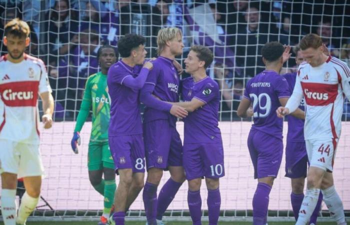 D1A: Anderlecht supera a Standard en el Clásico (3-0)