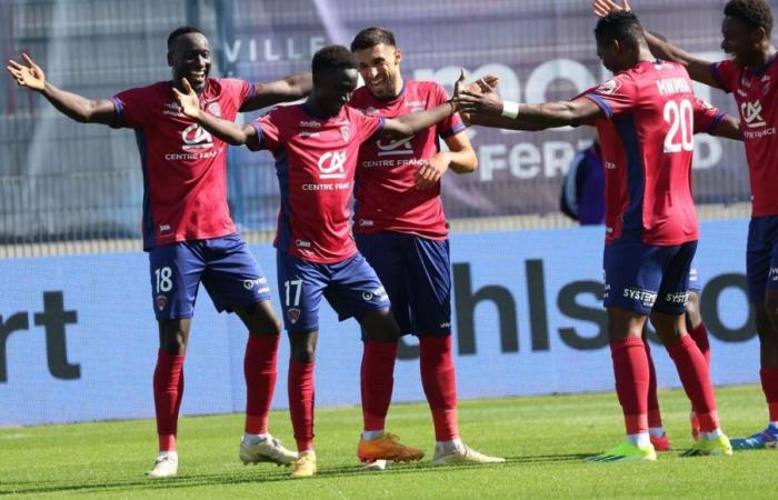 Ligue 2: Clermont Foot recibe una tarjeta en casa y revive ante el Guingamp