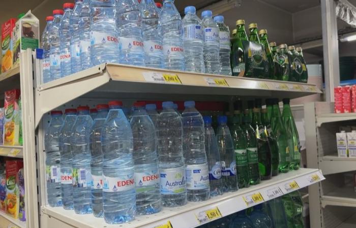 El precio del agua embotellada, una auténtica incomprensión para este ciudadano reunionés