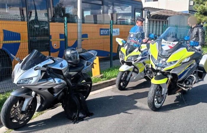 Un motociclista fue sorprendido por exceso de velocidad en esta transitada vía.