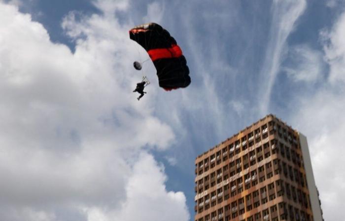 Un entusiasta del salto base sobrevive a una caída de 90 m.