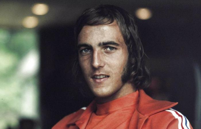 ‘Yo quería ser Neeskens’; El mundo del fútbol está de luto por la muerte del icono.