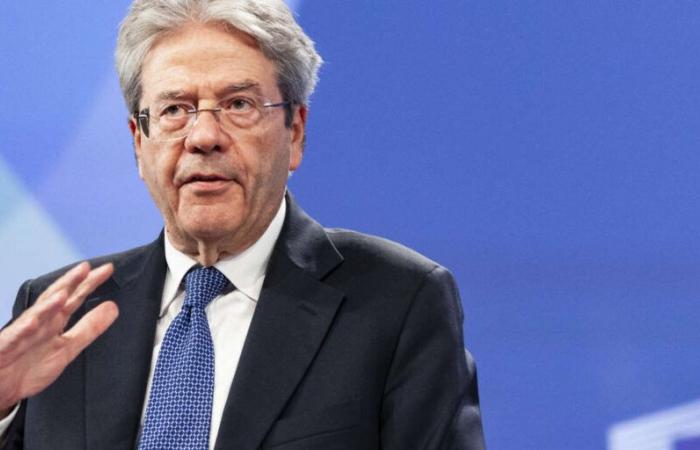 Paolo Gentiloni, el comisario europeo de Economía, saluda las “prometedoras” primeras conversaciones con París