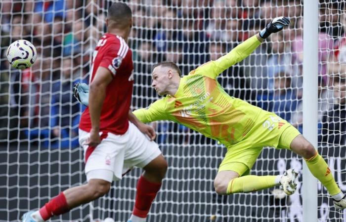 Sacó absolutamente todo: este portero de los Red Devils tiene un partido colosal contra el Chelsea