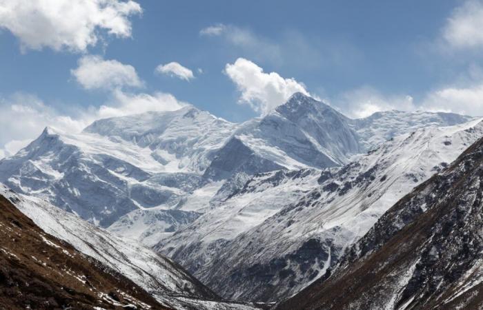 Sin agua ni comida, sobreviven 3 días a 6.000 metros de altitud en el Himalaya