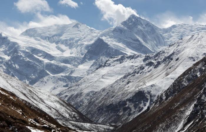 Sin agua ni comida, sobreviven 3 días a 6.000 metros de altitud en el Himalaya