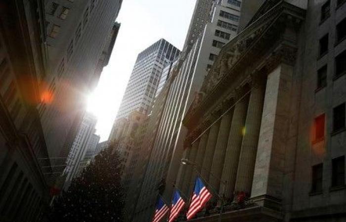 Wall Street: lastrado por los tipos, la geopolítica y ‘Milton’