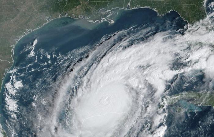 Huracán Milton: impresionantes imágenes de “la peor tormenta del siglo” calificada de “extremadamente peligrosa” vista desde el espacio