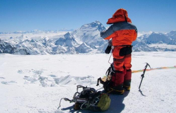 ¿Cuánto cuesta escalar el Everest?