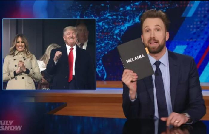 Jordan Klepper del ‘Daily Show’ se burla del libro ‘ChatGPT’ de Melania: ‘Escribir es difícil’