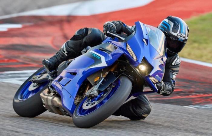 ¡119 caballos de fuerza, suspensión KYB totalmente ajustable, kit aerodinámico! La Yamaha YZF-R9 2025 con un precio de NT$ 402.000 sale a la venta en el extranjero | SUPERMOTO8