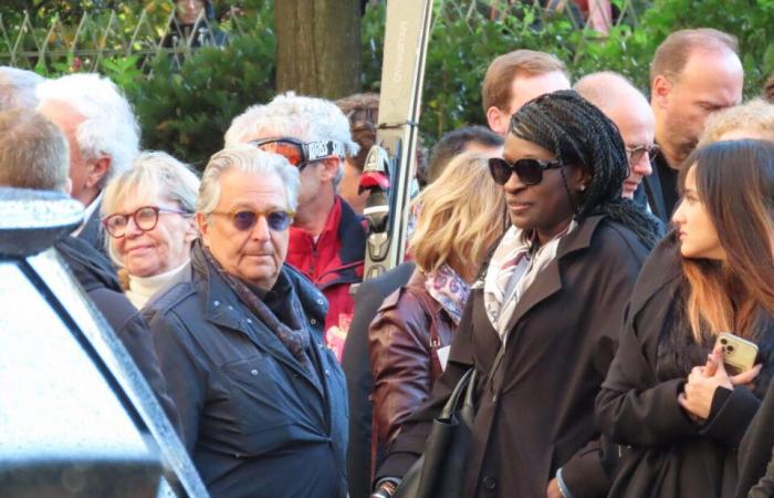 EN FOTOS. Jean-Paul Rouve, Karine Viard… Una antología de actores en el funeral de Michel Blanc en París