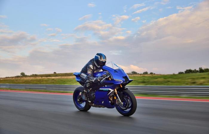 ¡119 caballos de fuerza, suspensión KYB totalmente ajustable, kit aerodinámico! La Yamaha YZF-R9 2025 con un precio de NT$ 402.000 sale a la venta en el extranjero | SUPERMOTO8