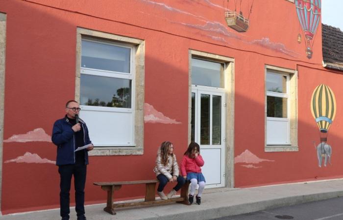 Cotentin. El artista del graffiti Baby.K firma un fresco monumental en la fachada de una escuela