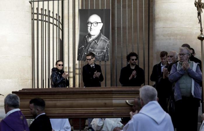 la famosa canción de Jean-Claude Dusse interpretada a coro en la iglesia