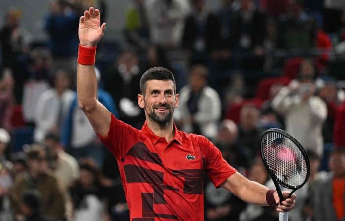 Novak Djokovic sobrevive al #NextGenATP Jakub Mensik en Shanghai y se mantiene en camino hacia el título número 100