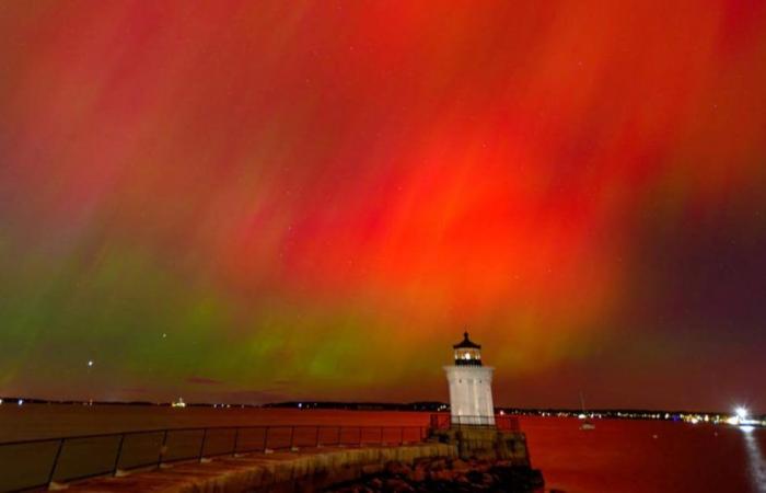 Las impresionantes imágenes de la aurora boreal, visibles en Francia y el hemisferio norte