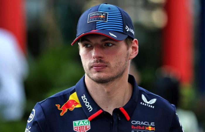 El expiloto insta a Aston Martin a sacrificar a Fernando Alonso por Max Verstappen