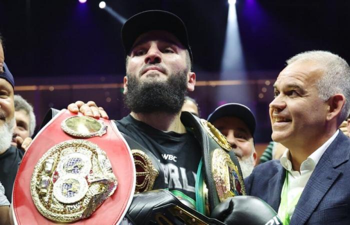 Boxeo: Artur Beterbiev se convierte en campeón indiscutible con victoria ante Dmitry Bivol