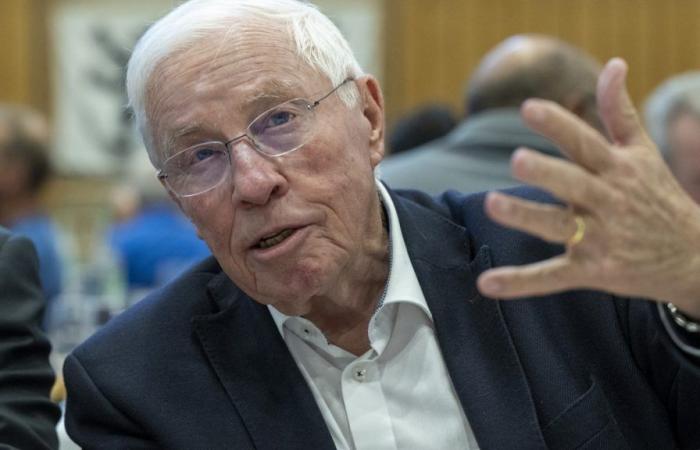 Blocher se pronuncia a favor del EFAS: la dirección del partido UDC cede